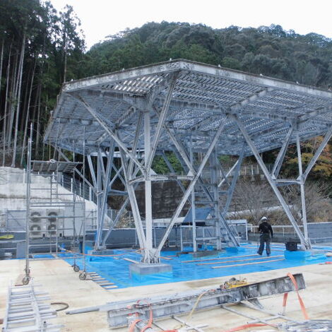 鉄骨ステージ解体準備工　床面養生