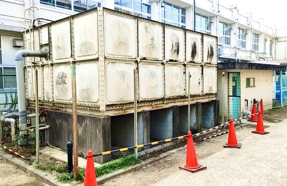 貯水タンク解体班